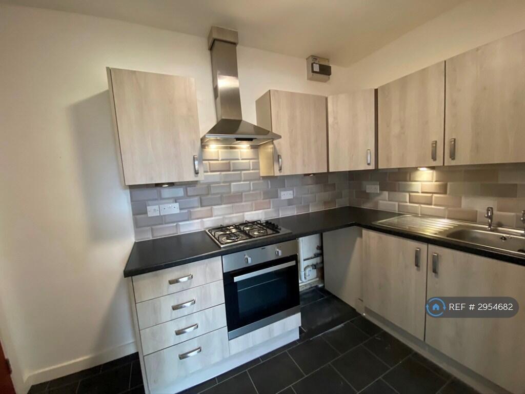 1 bed 1st Floor Flat for rent in Huddersfield. From OpenRent