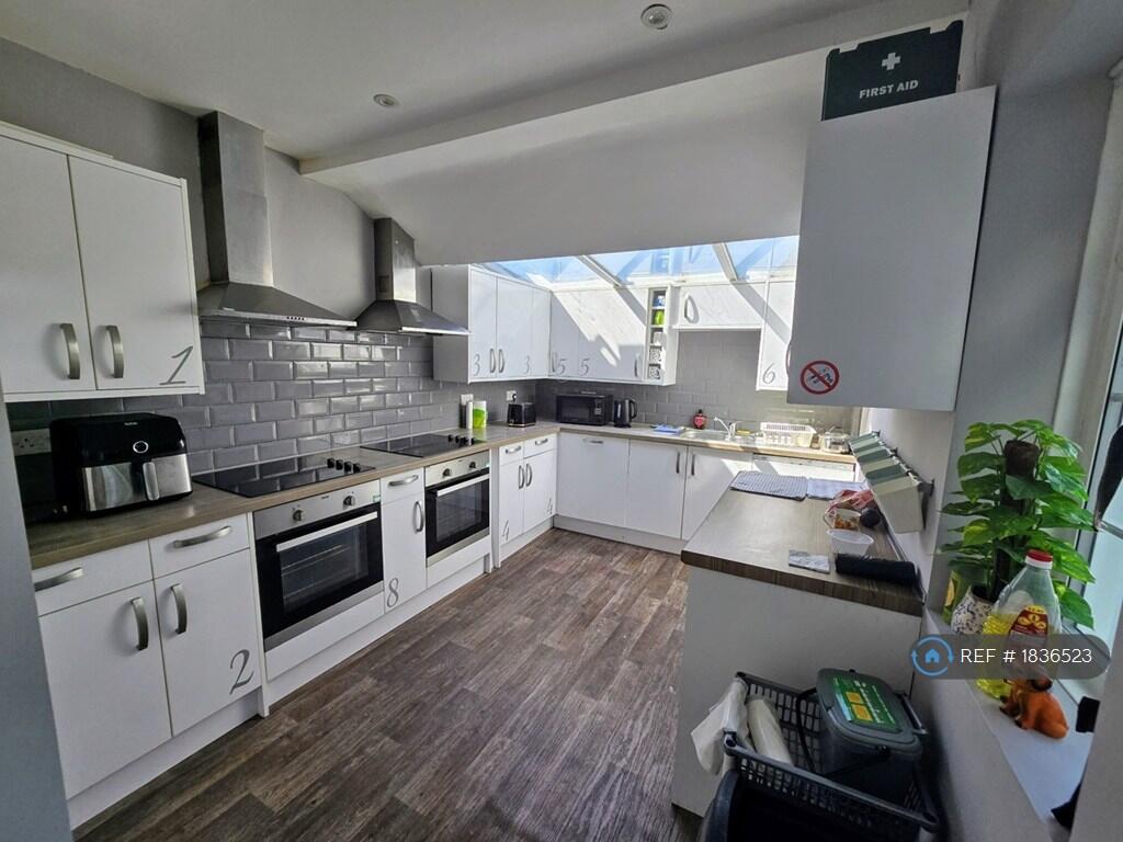 1 bed House Share for rent in Portsmouth. From OpenRent 1 bed House Share for rent in Portsmouth. From OpenRent