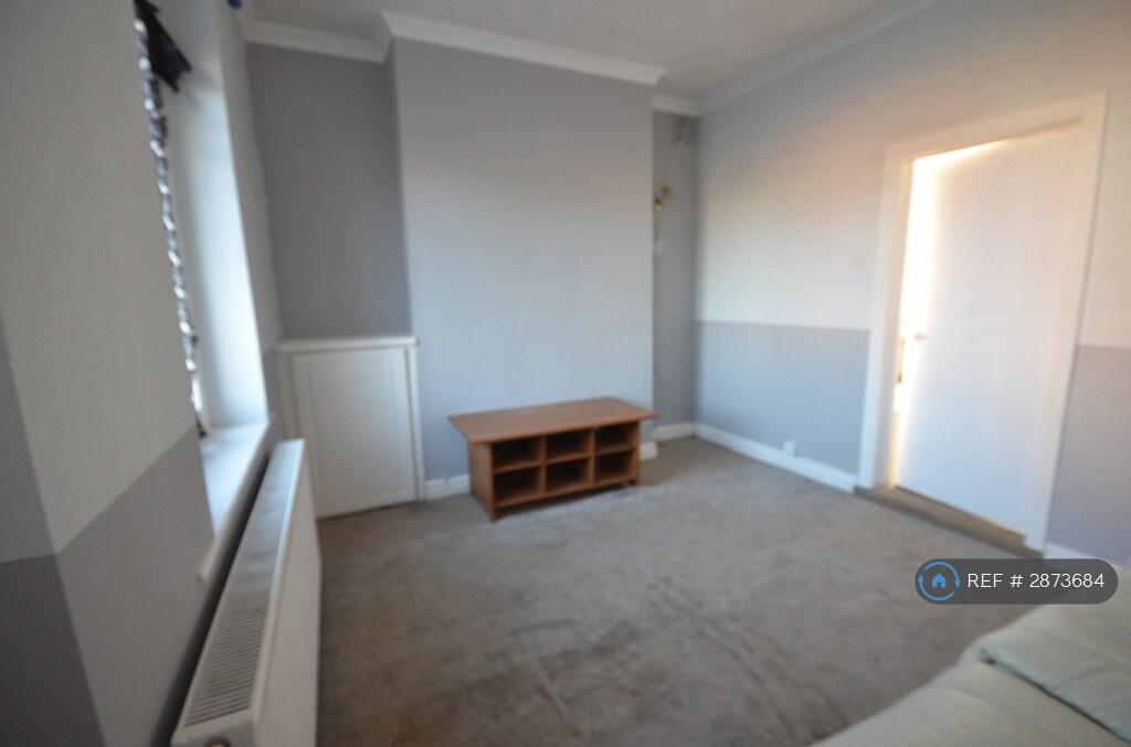 2 bed End of Terrace for rent in Cudworth. From OpenRent