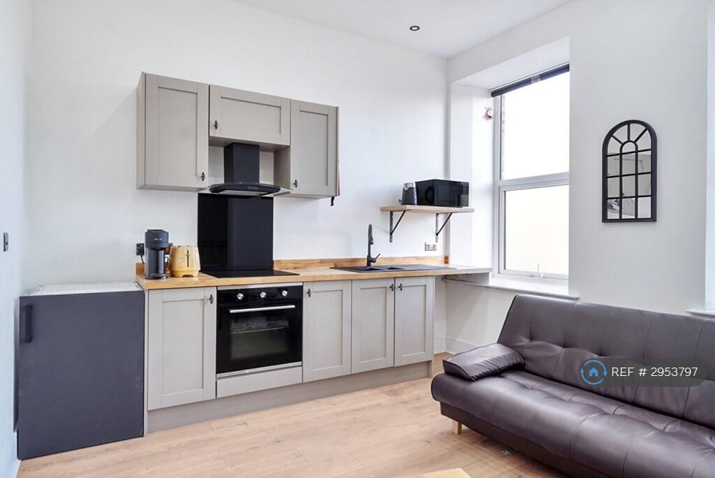 1 bed 1st Floor Flat for rent in . From OpenRent