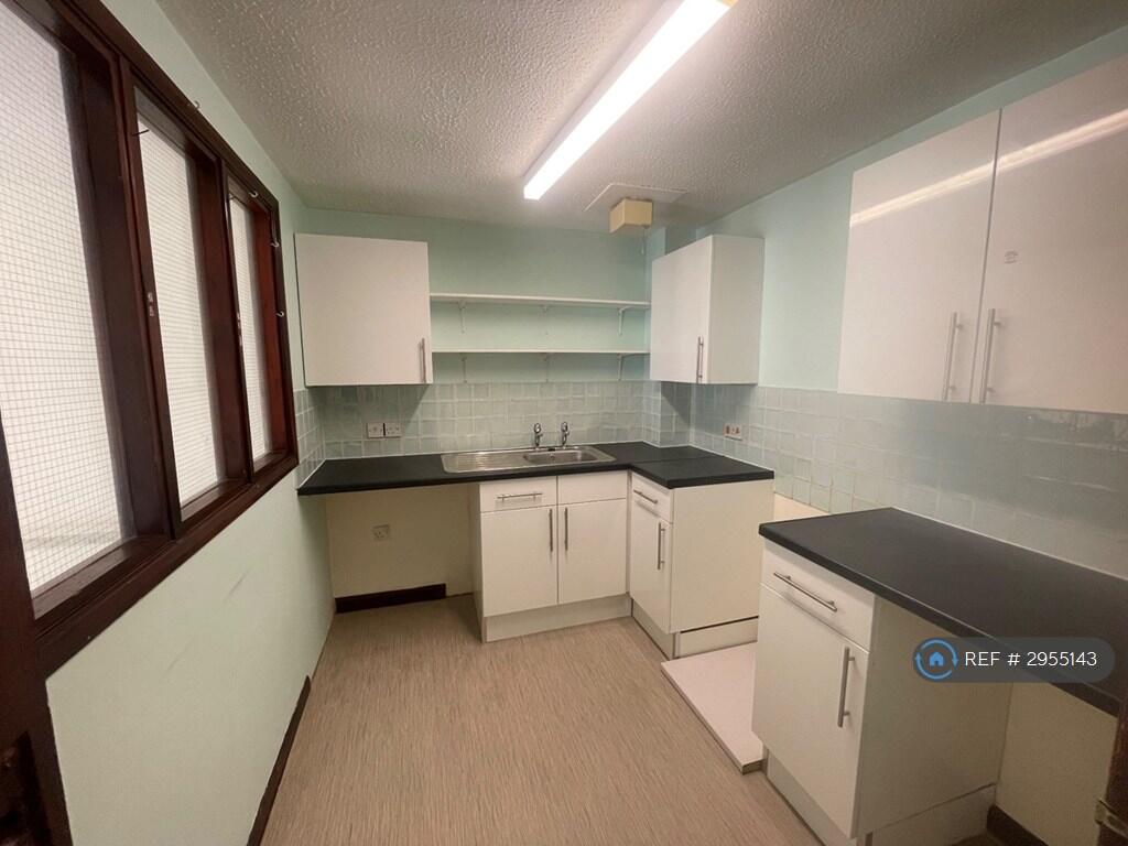 2 bed 1st Floor Flat for rent in March. From OpenRent