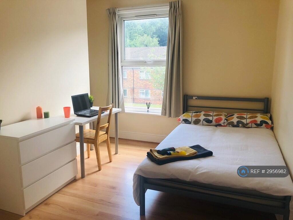 1 bed House Share for rent in Long Line. From OpenRent 1 bed House Share for rent in Long Line. From OpenRent