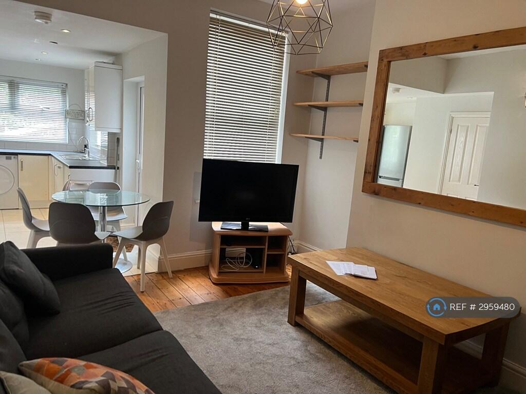 5 bed Mid Terraced House for rent in Gatley. From OpenRent