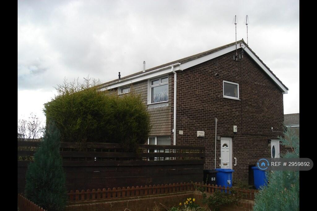 2 bed 1st Floor Flat for rent in Ellington. From OpenRent