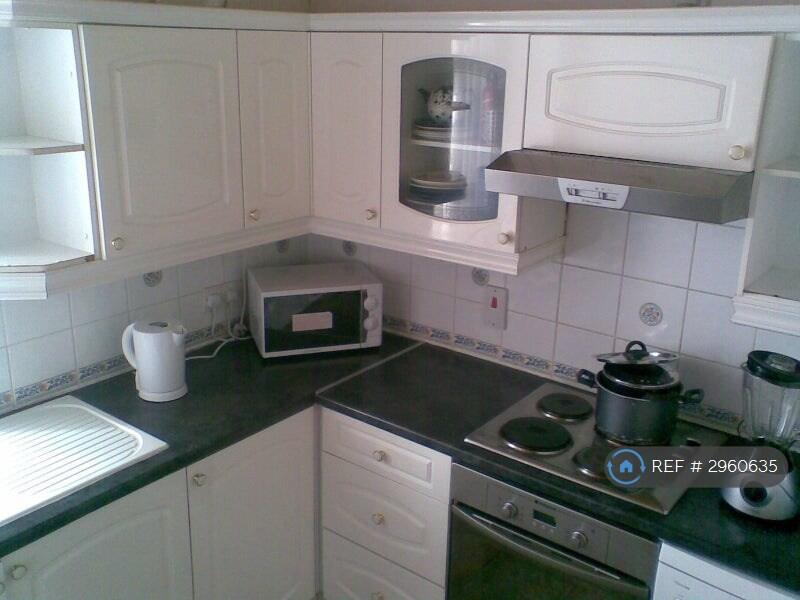 2 bed 1st Floor Flat for rent in Paisley. From OpenRent