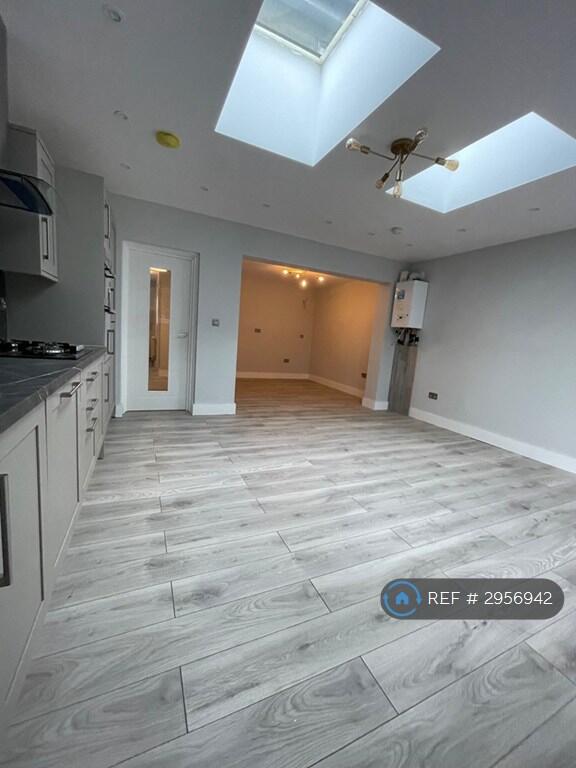 5 bed Mid Terraced House for rent in Luton. From OpenRent 5 bed Mid Terraced House for rent in Luton. From OpenRent