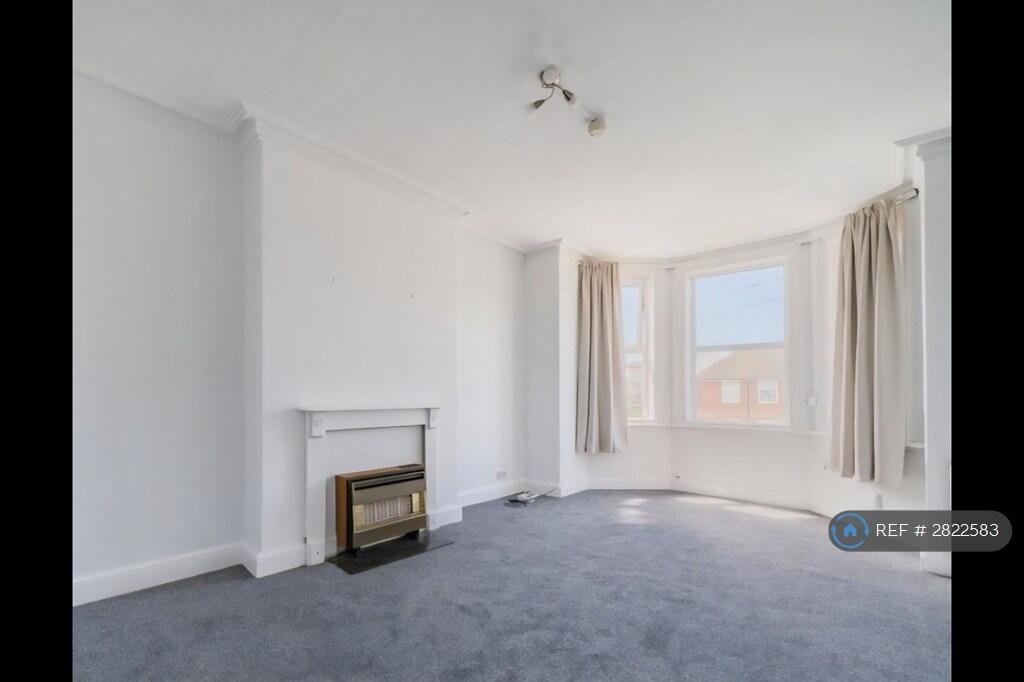 1 bed 1st Floor Flat for rent in Hoylake. From OpenRent