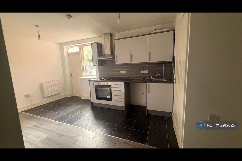 4 bed Studio for rent in Stoughton. From OpenRent 4 bed Studio for rent in Stoughton. From OpenRent