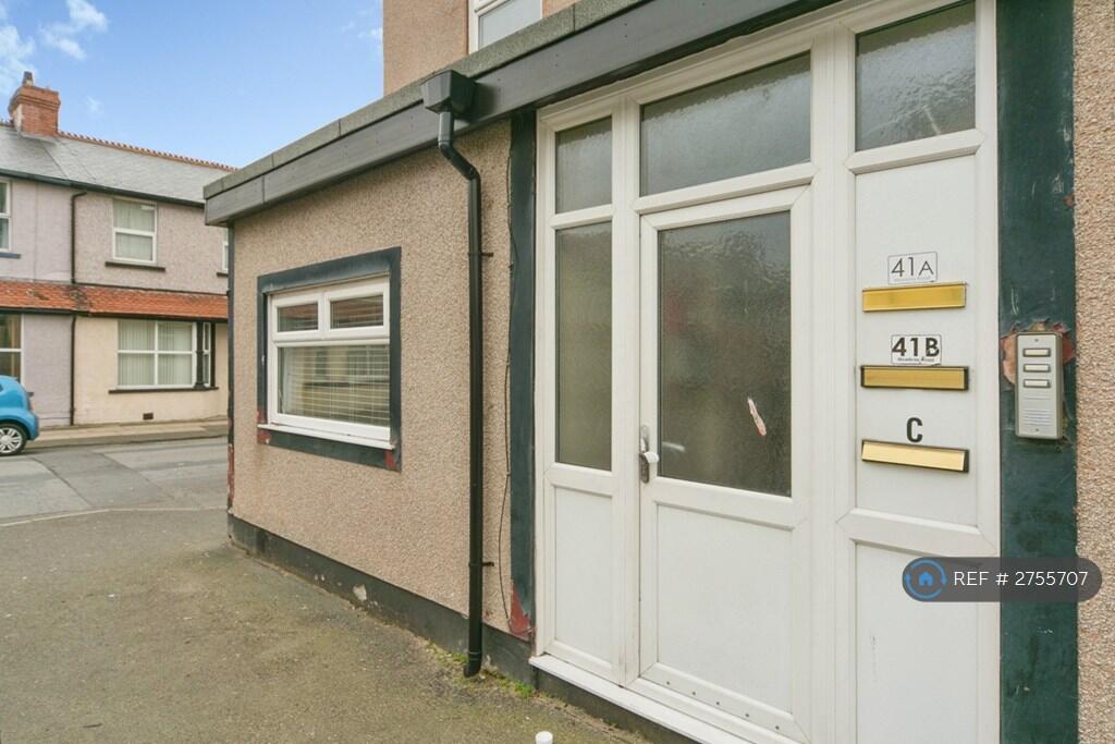 1 bed 1st Floor Flat for rent in Llandudno. From OpenRent 1 bed 1st Floor Flat for rent in Llandudno. From OpenRent