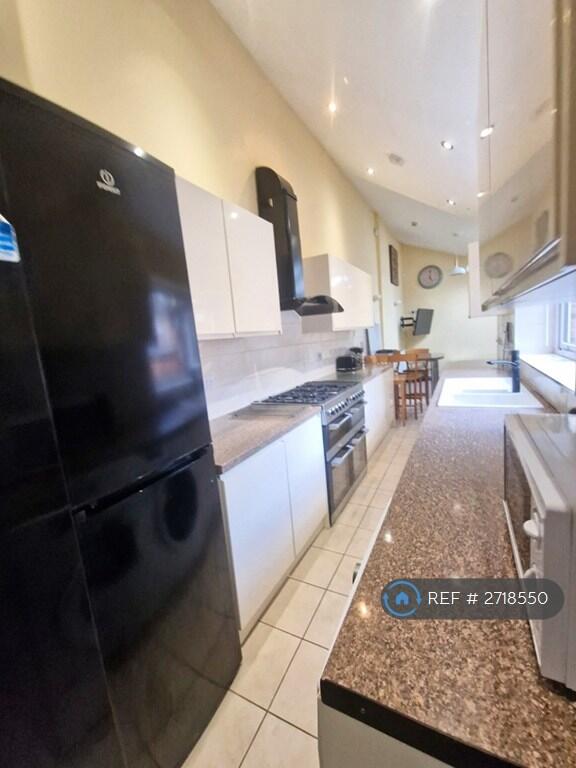 1 bed House Share for rent in Hanchurch. From OpenRent