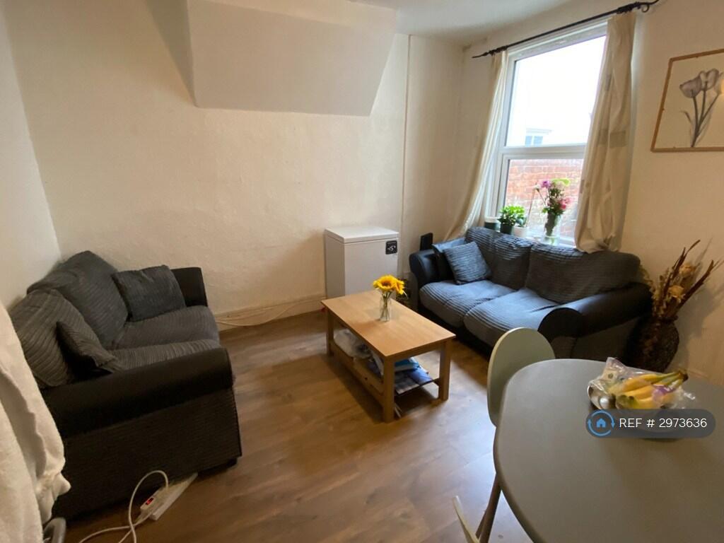 1 bed House Share for rent in Northampton. From OpenRent