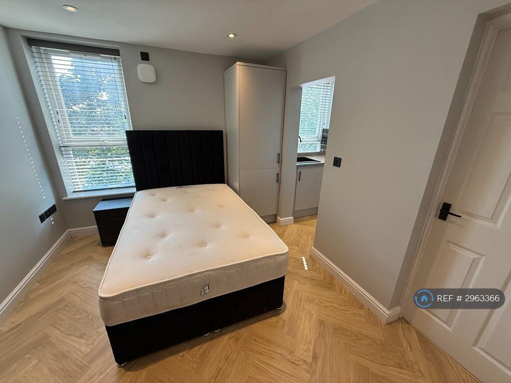4 bed Studio for rent in Doncaster. From OpenRent