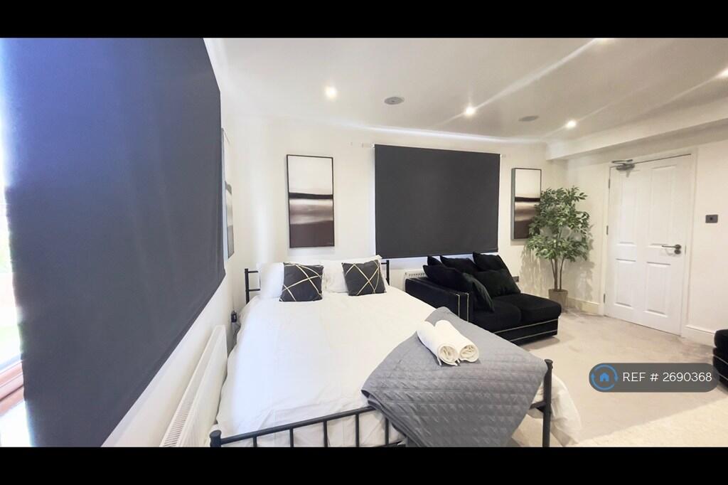 1 bed House Share for rent in Upper Upnor. From OpenRent