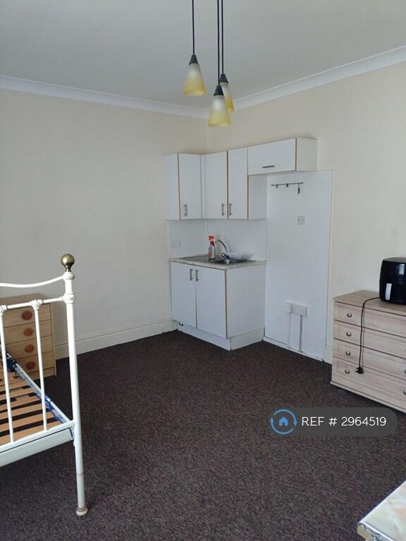 1 bed House Share for rent in Quidhampton. From OpenRent 1 bed House Share for rent in Quidhampton. From OpenRent