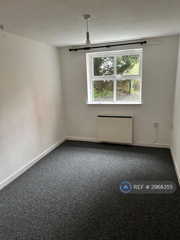1 bed 1st Floor Flat for rent in Swansea. From OpenRent 1 bed 1st Floor Flat for rent in Swansea. From OpenRent