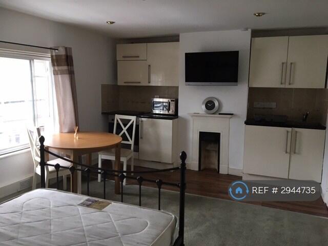 1 bed 1st Floor Flat for rent in Towcester. From OpenRent