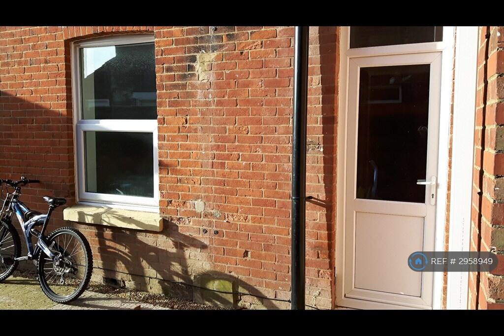 1 bed 1st Floor Flat for rent in Southampton. From OpenRent