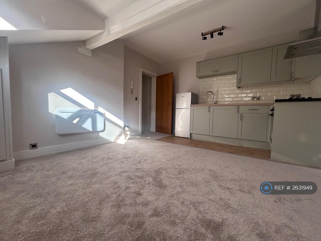 1 bed 1st Floor Flat for rent in Ripponden Wood. From OpenRent