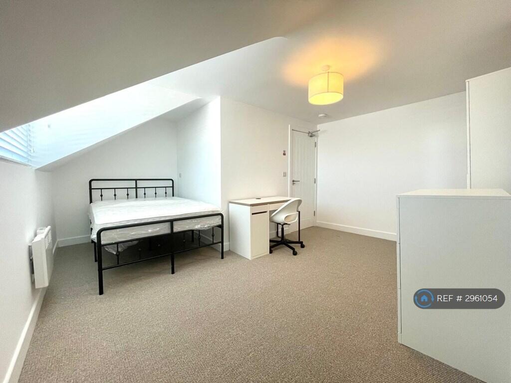 1 bed Flat Share for rent in Hillfields. From OpenRent