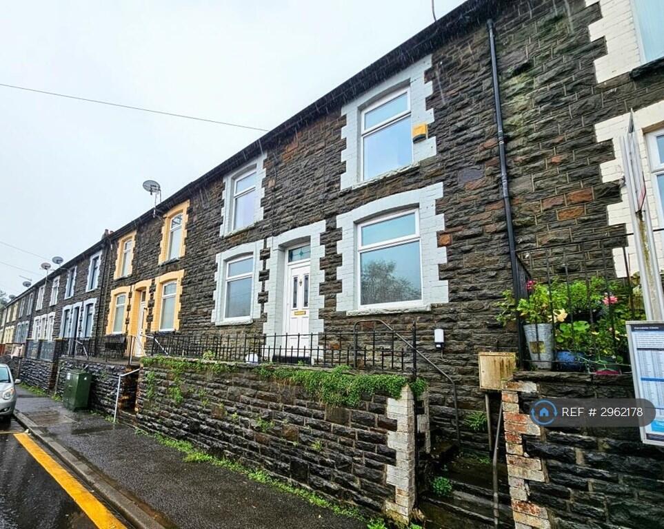 2 bed Mid Terraced House for rent in Ferndale. From OpenRent