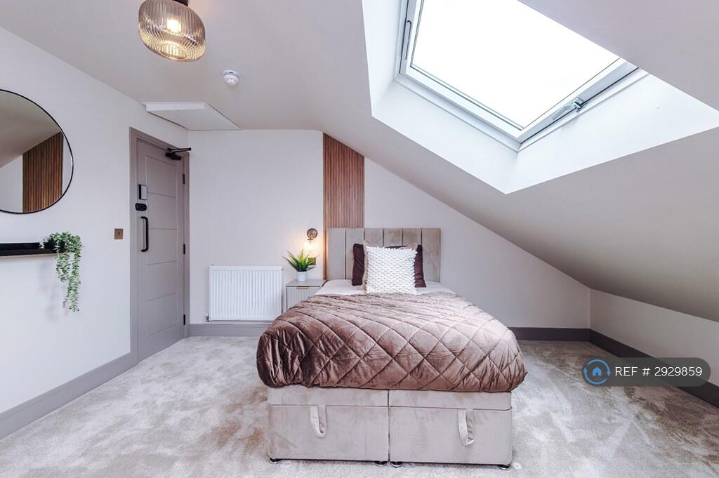 4 bed Studio for rent in Warrington. From OpenRent