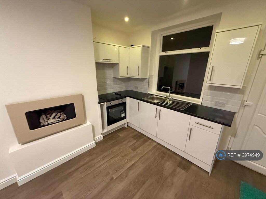2 bed Mid Terraced House for rent in Halifax. From OpenRent 2 bed Mid Terraced House for rent in Halifax. From OpenRent