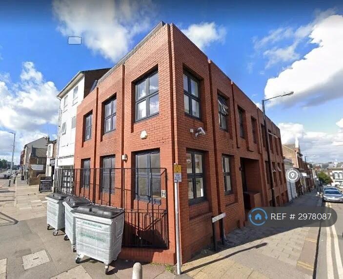 4 bed Studio for rent in Luton. From OpenRent