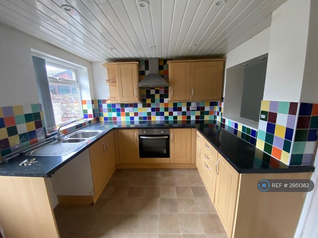2 bed Mid Terraced House for rent in St Helens. From OpenRent 2 bed Mid Terraced House for rent in St Helens. From OpenRent