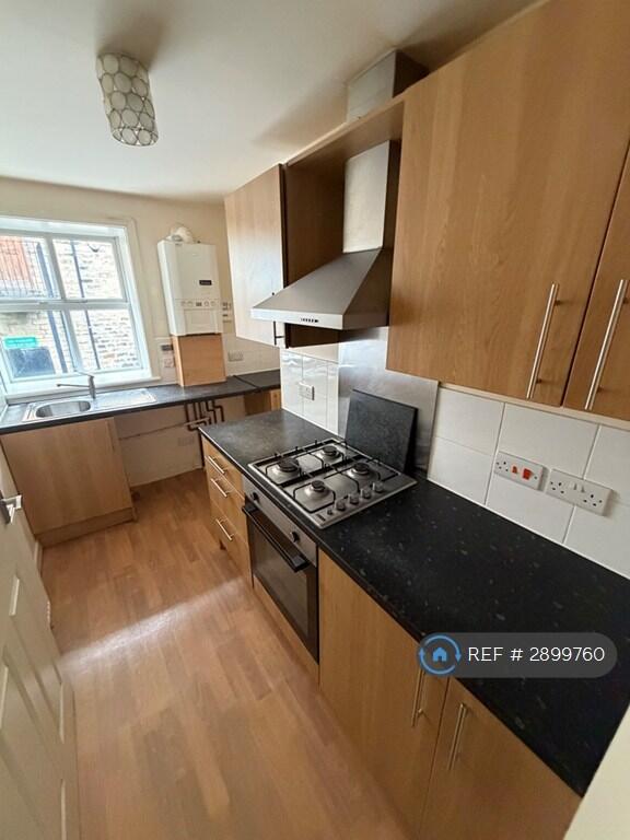 2 bed 1st Floor Flat for rent in Sowerby Bridge. From OpenRent