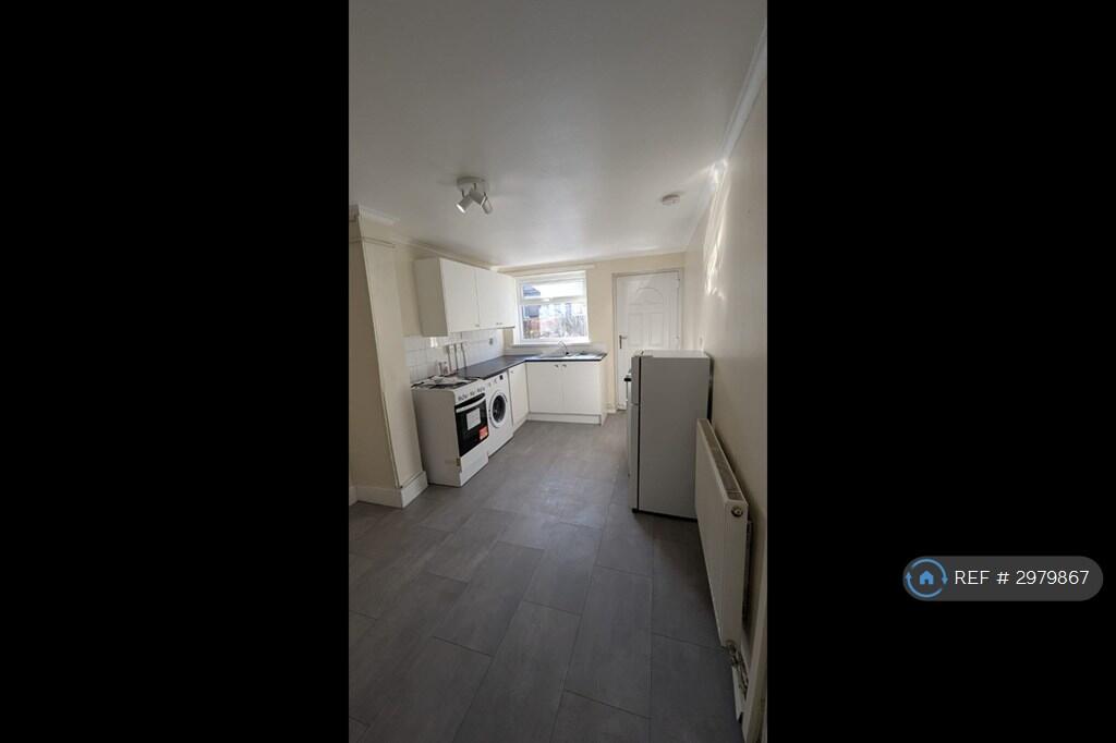 2 bed Mid Terraced House for rent in Newcastle upon Tyne. From OpenRent