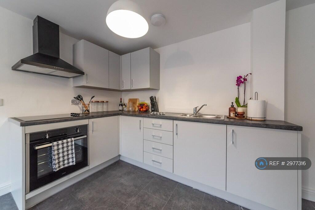 1 bed Mid Terraced House for rent in Coddington. From OpenRent
