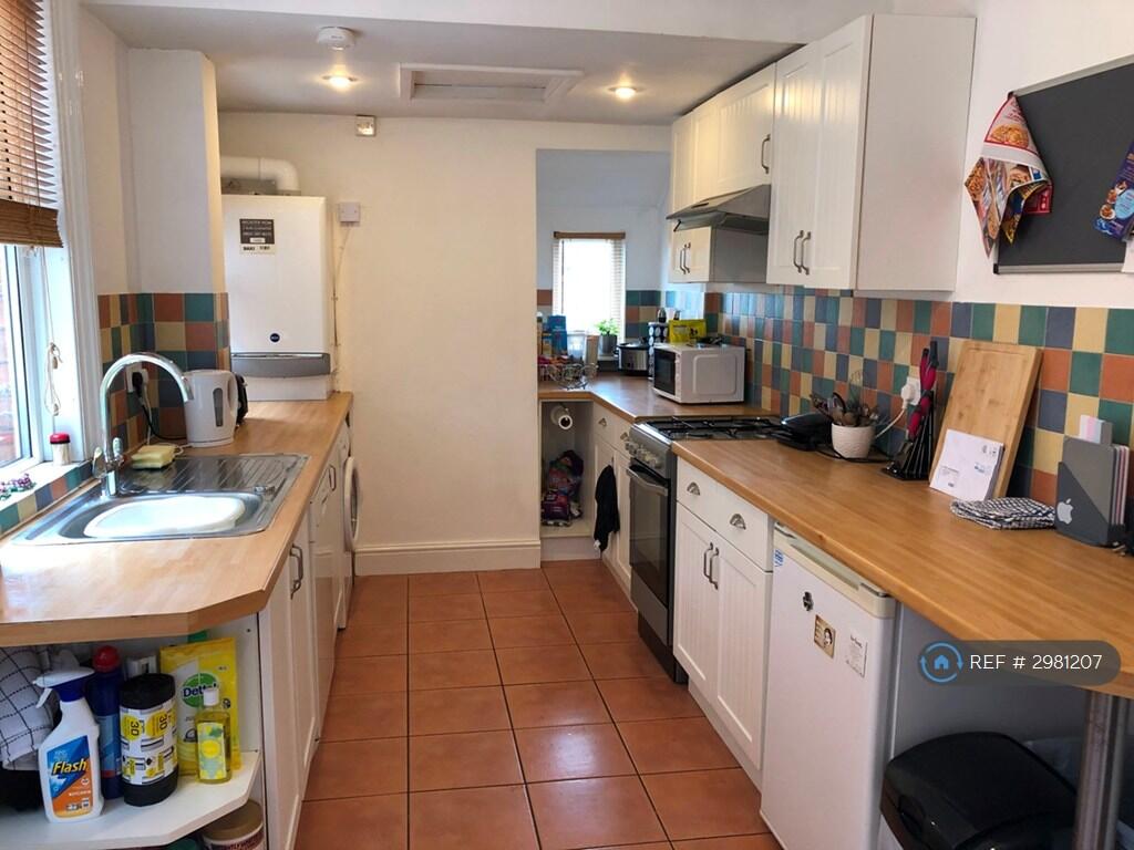 3 bed Mid Terraced House for rent in Stafford. From OpenRent