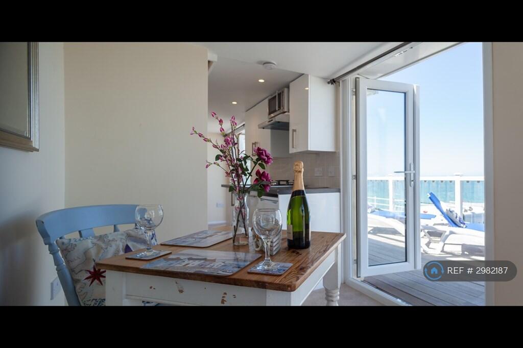 4 bed Studio for rent in Totland. From OpenRent 4 bed Studio for rent in Totland. From OpenRent