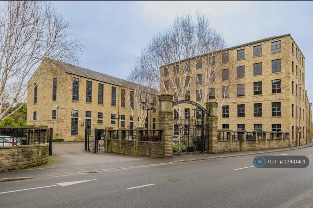 1 bed 1st Floor Flat for rent in Huddersfield. From OpenRent