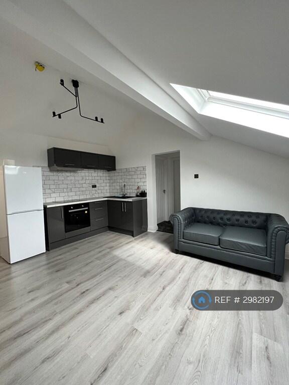 1 bed House Share for rent in Oldham. From OpenRent 1 bed House Share for rent in Oldham. From OpenRent
