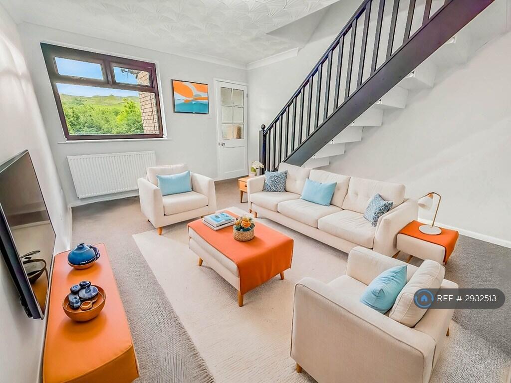 2 bed Mid Terraced House for rent in Bacup. From OpenRent