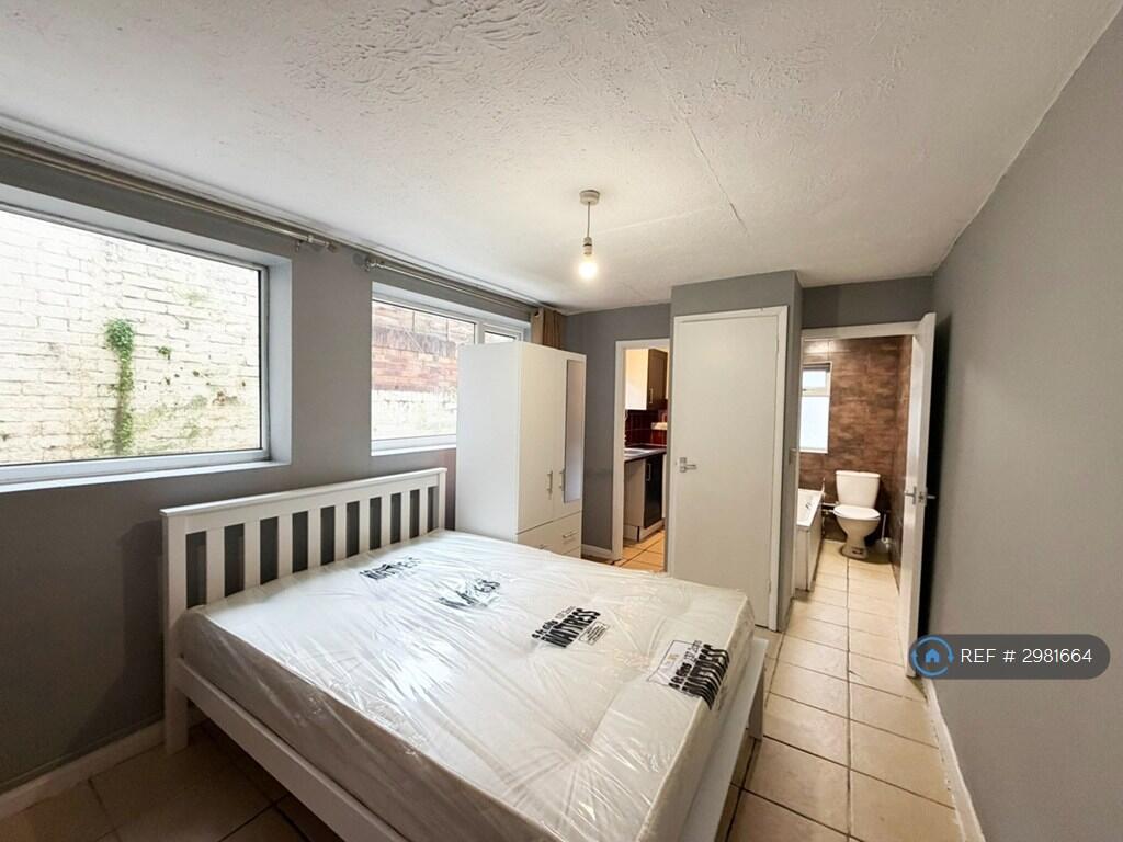4 bed Studio for rent in Luton. From OpenRent