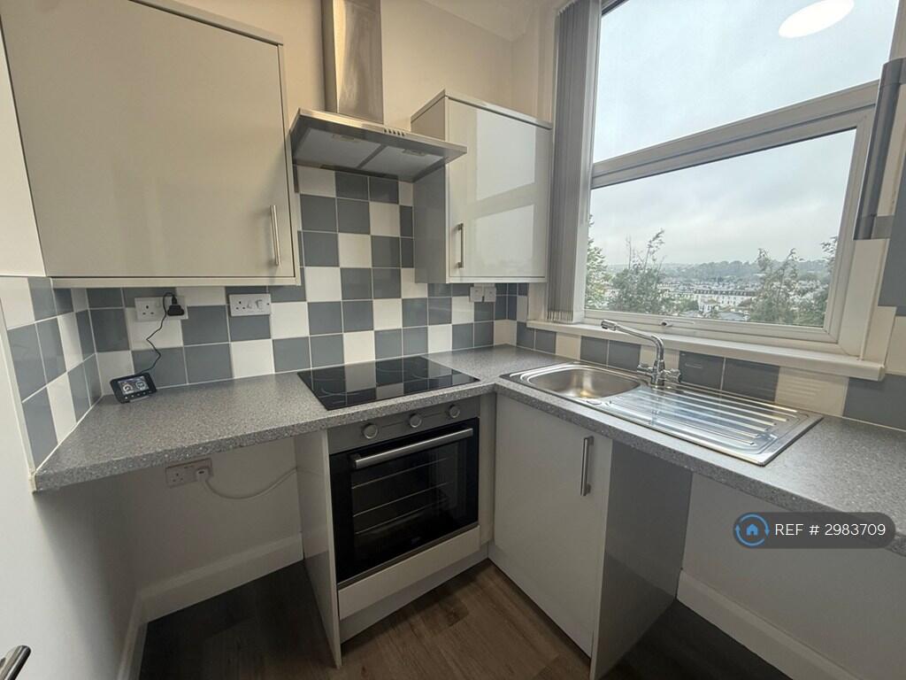 4 bed Studio for rent in Torquay. From OpenRent