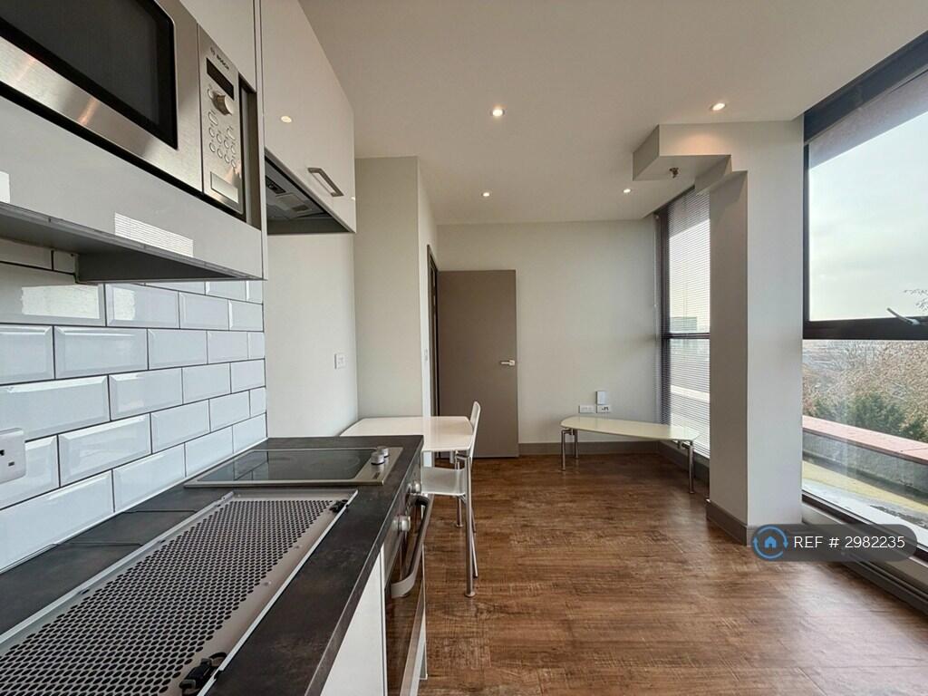 4 bed Studio for rent in Maidstone. From OpenRent 4 bed Studio for rent in Maidstone. From OpenRent