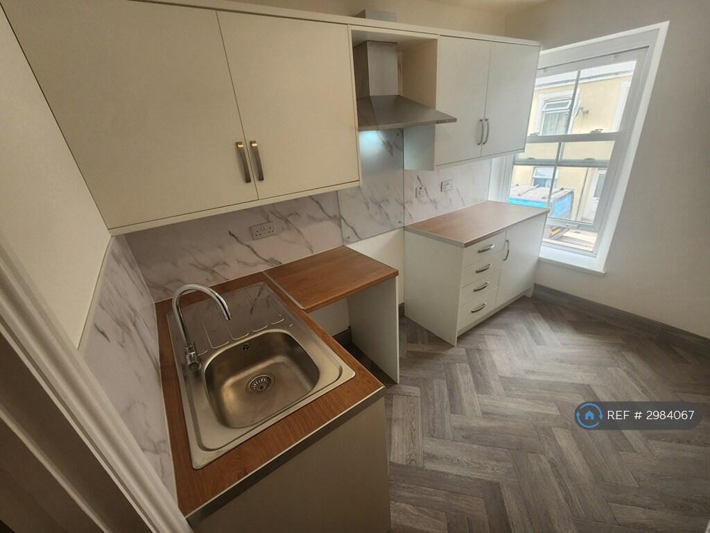 2 bed 1st Floor Flat for rent in Ebbw Vale. From OpenRent