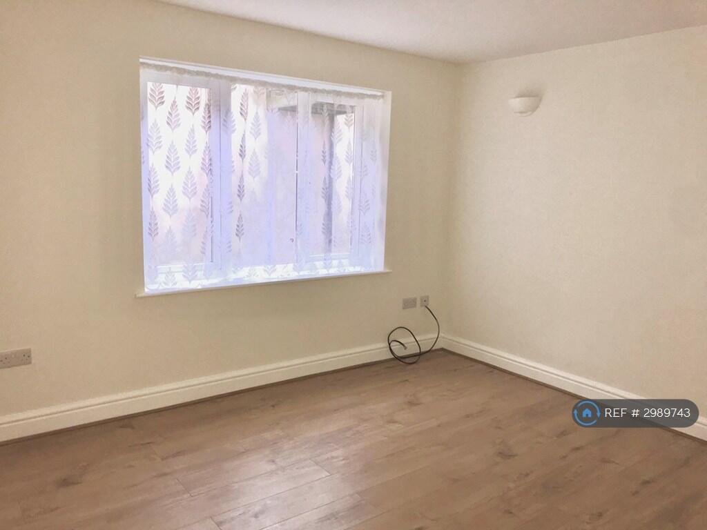 1 bed 1st Floor Flat for rent in Bruton. From OpenRent 1 bed 1st Floor Flat for rent in Bruton. From OpenRent
