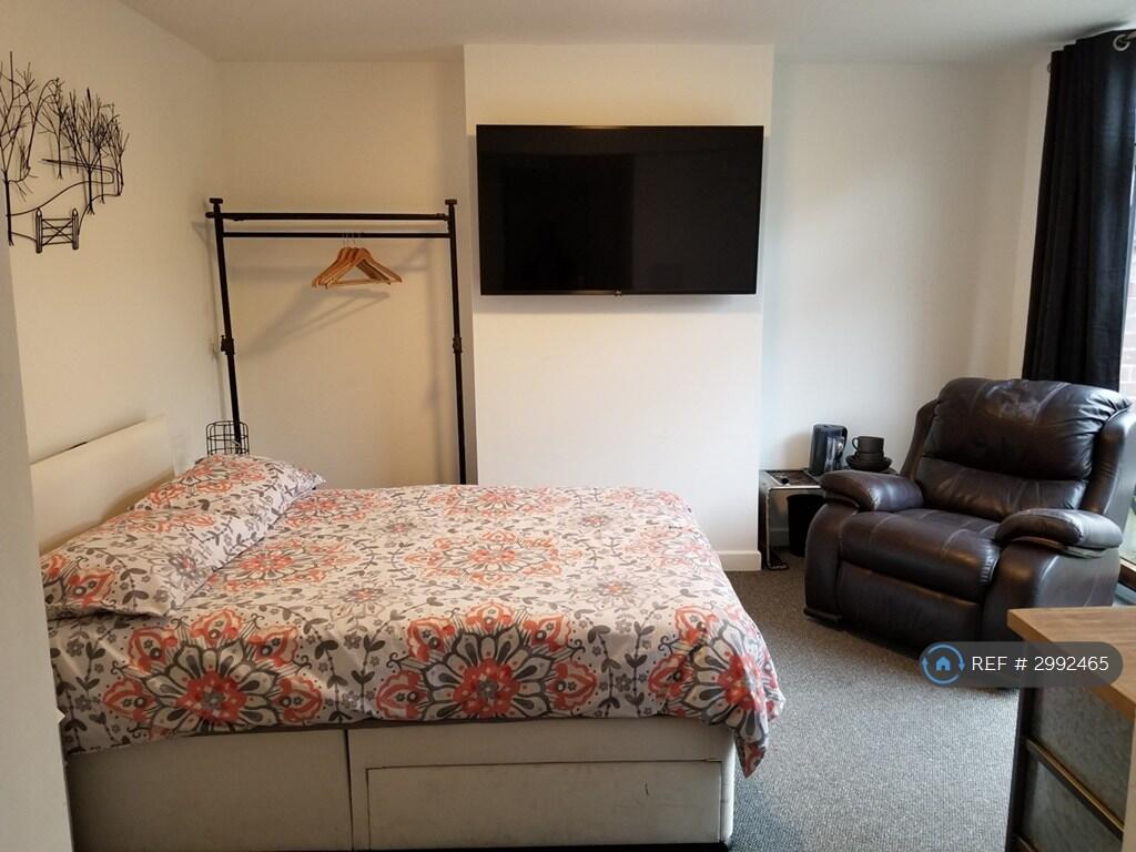 1 bed House Share for rent in Birmingham. From OpenRent