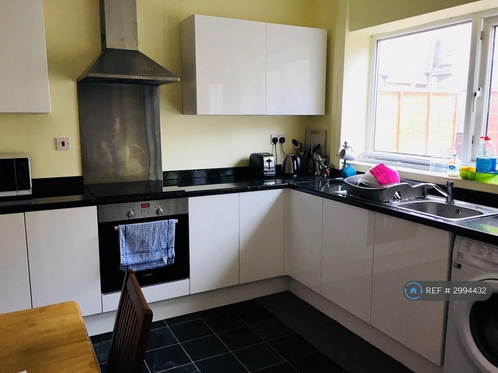 3 bed Mid Terraced House for rent in Salford. From OpenRent 3 bed Mid Terraced House for rent in Salford. From OpenRent
