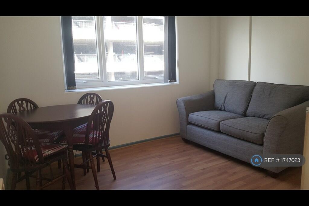 1 bed 1st Floor Flat for rent in Leicester. From OpenRent