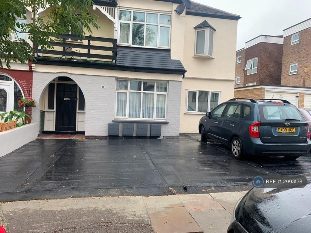 1 bed 1st Floor Flat for rent in Southend-on-Sea. From OpenRent