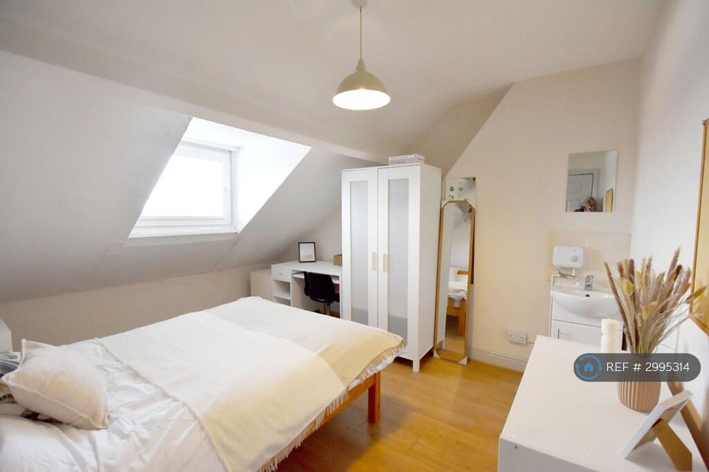 1 bed House Share for rent in Leicester. From OpenRent