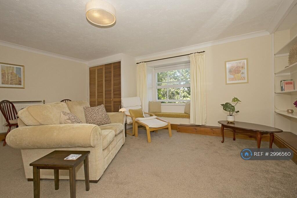 4 bed Studio for rent in Hayle. From OpenRent