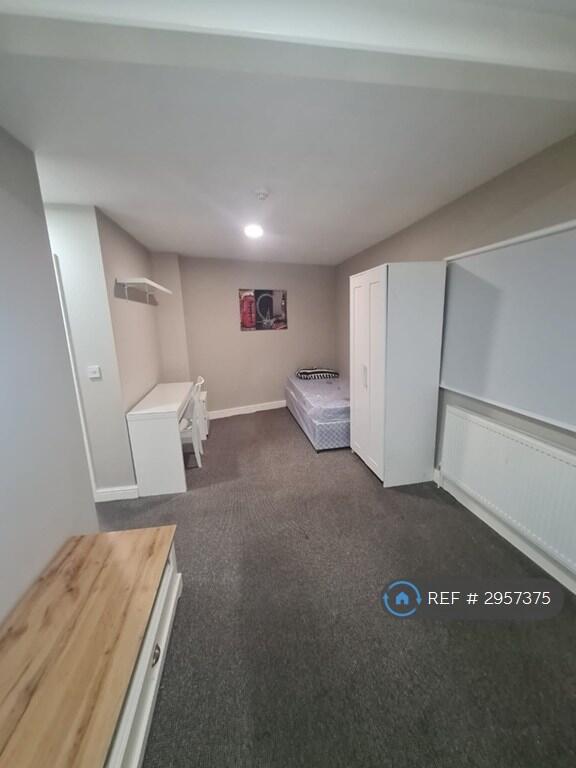4 bed Studio for rent in Bolton. From OpenRent