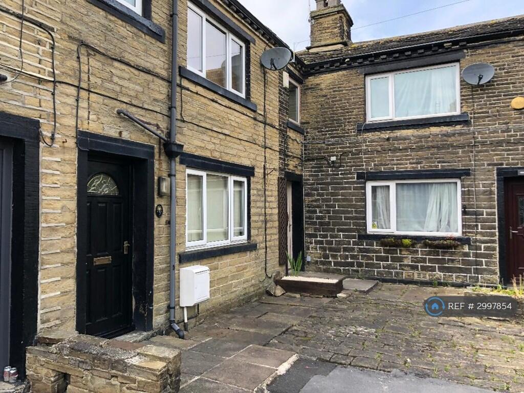2 bed Mid Terraced House for rent in Bradford. From OpenRent 2 bed Mid Terraced House for rent in Bradford. From OpenRent