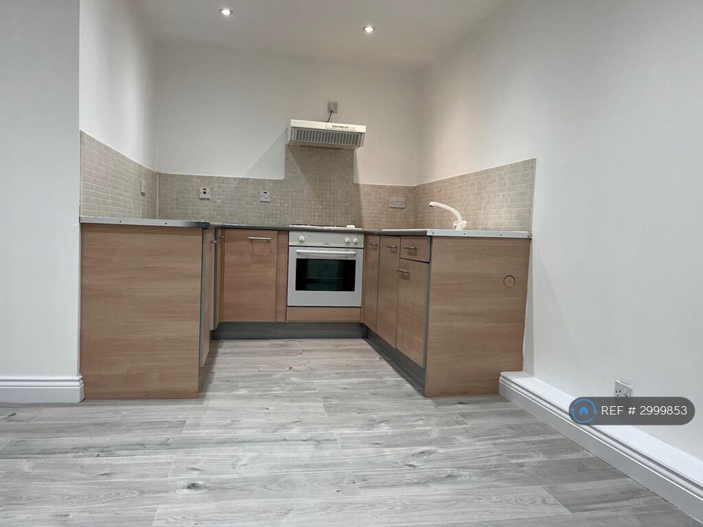 1 bed 1st Floor Flat for rent in Bradford. From OpenRent